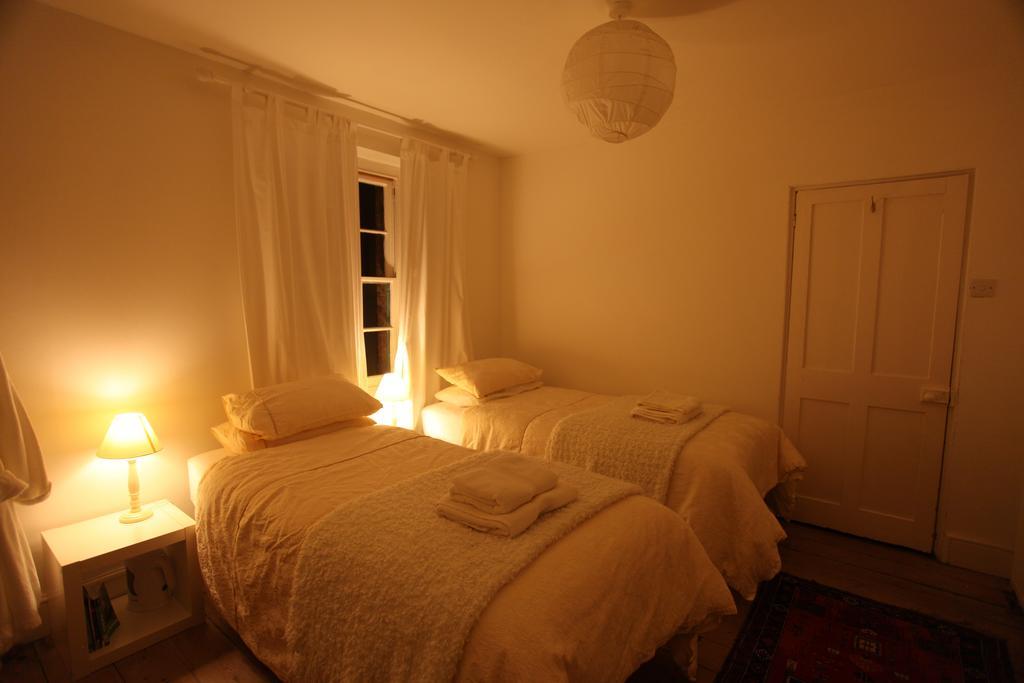 Moon In The Apple Tree Bed and Breakfast Glastonbury Kamer foto